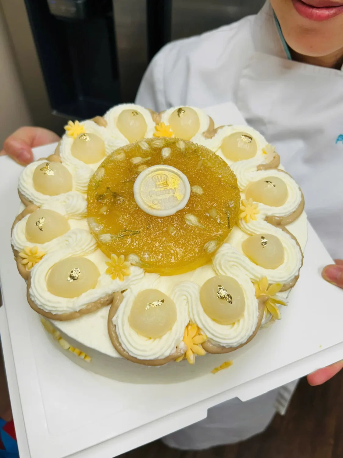 BÁNH KEM TRÀ SỮA NHÃN LÀI PASTRY COACH JULLIA TRAN
